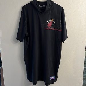 Under Armour Miami Heat NBA Combine Shirt XL with Hood.